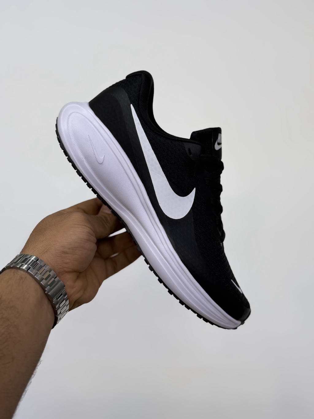 کتونی دخترانه نایکی روولیشن Nike revolution 