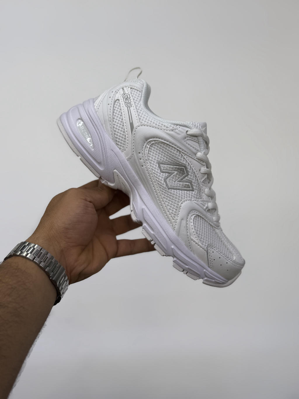 کتونی دخترانه نیوبالانس۵۳۰ new balances 530