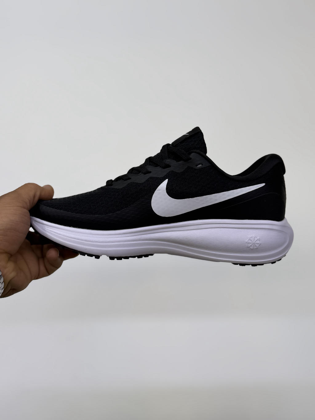 Alternative view of کتونی دخترانه نایکی روولیشن Nike revolution 