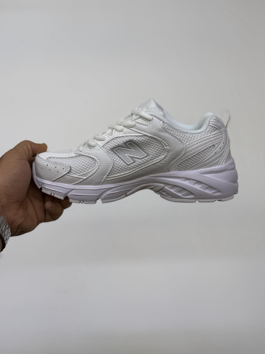 Alternative view of کتونی دخترانه نیوبالانس۵۳۰ new balances 530